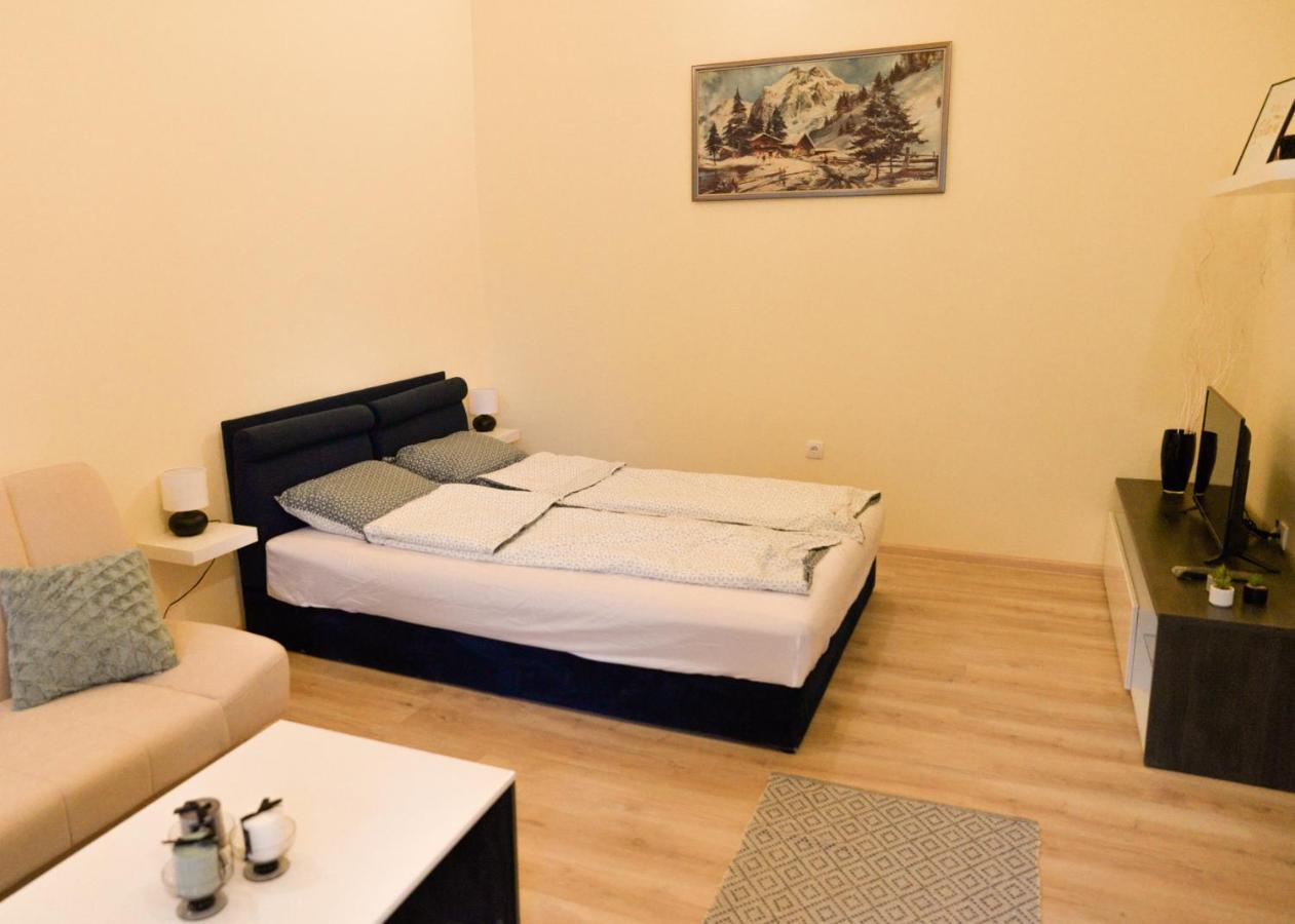 Centrum Apartment Senta Extérieur photo